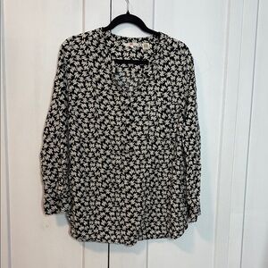 Levi's Black and White Patterned Blouse - Very soft fabric - 2X